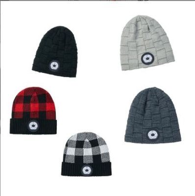 Βιντεοκάμερα καπέλων Beanie Bluetooth με το φως, ασύρματα ακουστικά προβολέων ΚΑΠ επανακαταλογηστέων 4 οδηγήσεων USB για να κάνει σκι, τρέξιμο