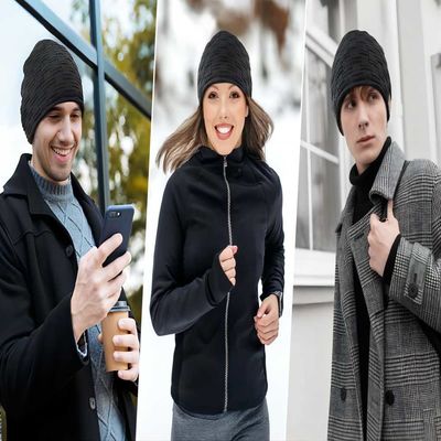 Το ασύρματο μαύρο καπέλο ομιλητών Bluetooth καπέλων Beanie Bluetooth με τη μουσική απολαμβάνει ως δώρα Stuffers γυναικείων καλτσών για την οικογένεια