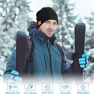 Το ασύρματο μαύρο καπέλο ομιλητών Bluetooth καπέλων Beanie Bluetooth με τη μουσική απολαμβάνει ως δώρα Stuffers γυναικείων καλτσών για την οικογένεια