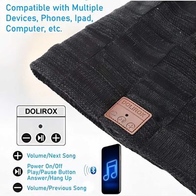 Το ασύρματο μαύρο καπέλο ομιλητών Bluetooth καπέλων Beanie Bluetooth με τη μουσική απολαμβάνει ως δώρα Stuffers γυναικείων καλτσών για την οικογένεια