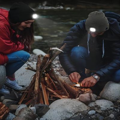 Bluetooth Beanie οδηγήσεων με τον προβολέα, για άνδρες και για γυναίκες USB Rechargable δώρα ανδρών γυναικών προβολέων χεριών δωρεάν για τον μπαμπά αυτός σύζυγος
